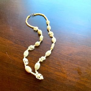 Hand carved elephant necklace🌺